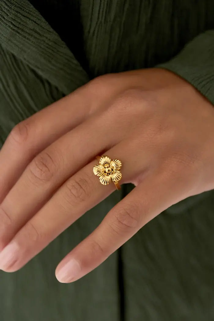 Ring met bloem